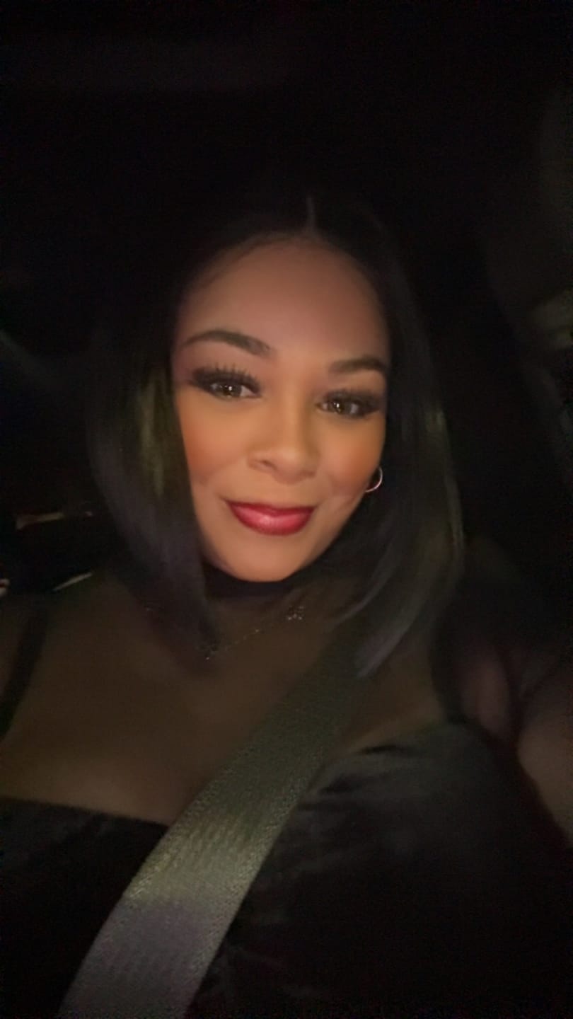 Customer photo review of Sensationnel Butta Lace HD 5" Deep Parting Lace Front Wig - BUTTA UNIT 22