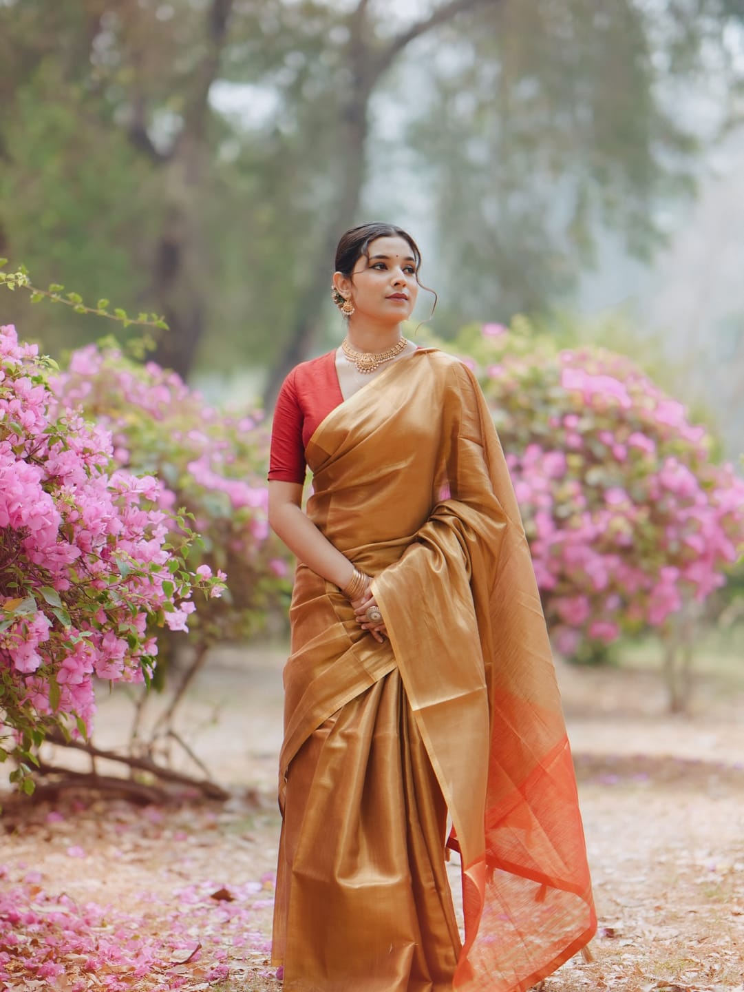 Customer photo review of Luxury Gold Handloom Tissue Saree