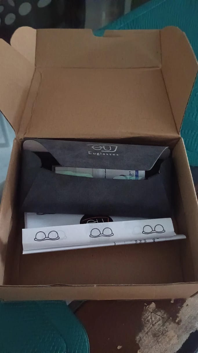 Customer photo review of Óculos de Grau Aetherium - Titanium