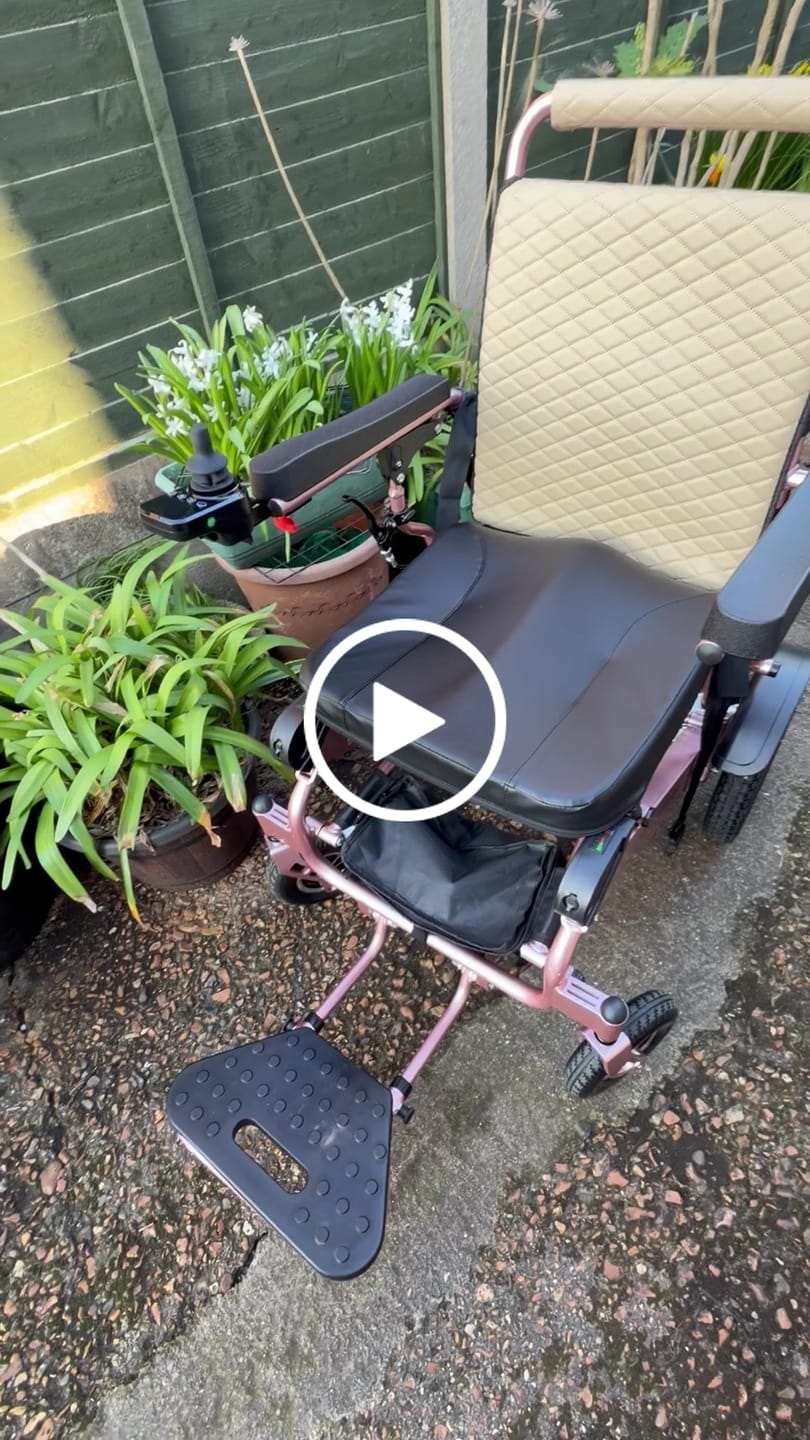 Customer video review of Voyager 185 – Lightweight Electric Wheelchair with Side-Slot Batteries and Reclining Seat (Heavy-duty 185kg Load)