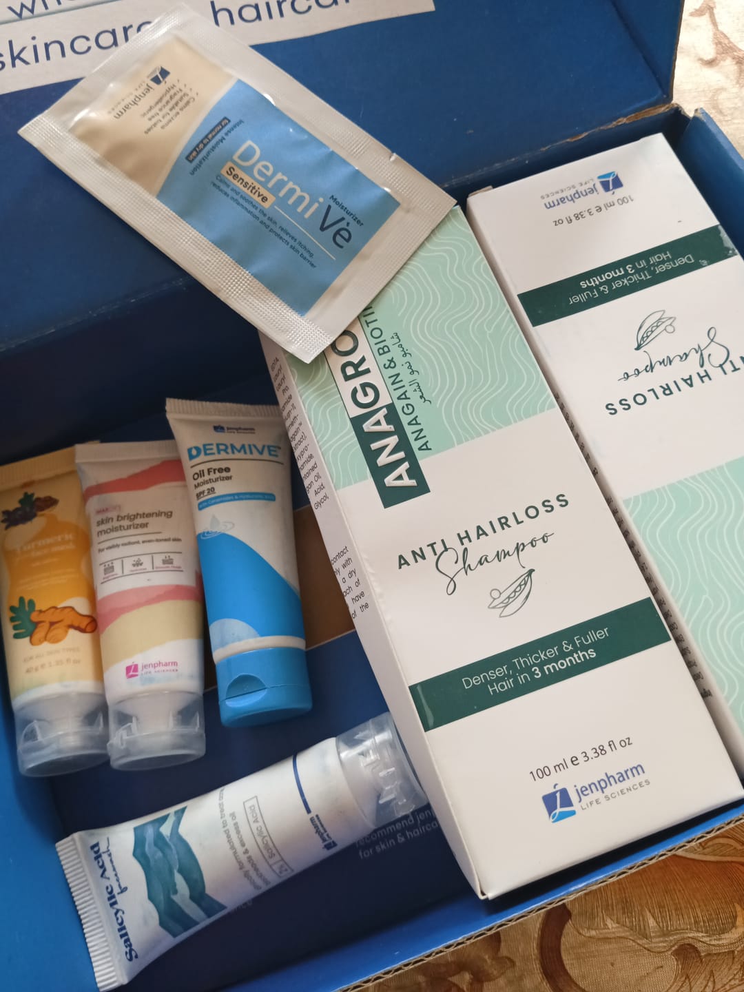 Customer photo review of Anagrow Shampoo