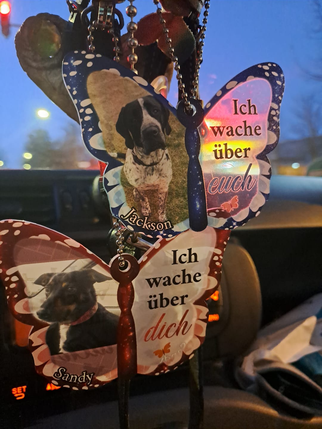 Customer photo review of Personalisierter Rückspiegel Anhänger - Schutzengel
