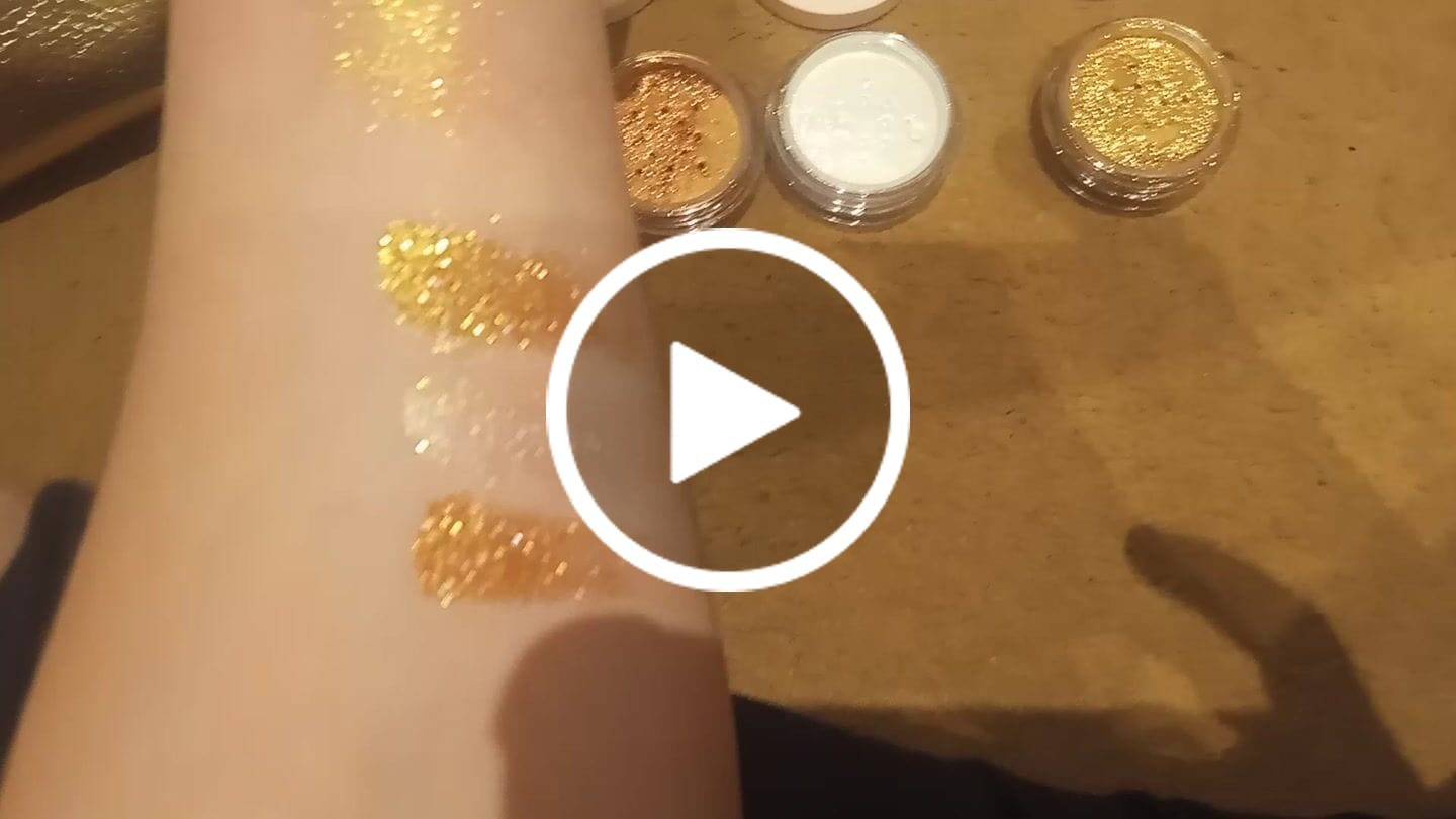 Customer video review of Stardust Secrets Loose Glitter Eyeshadow Pigment Set