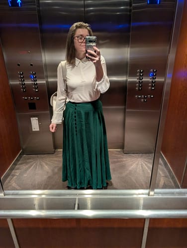 Customer photo review of Handmade Green Linen Maxi Skirt – Vintage High Waist A-Line Skirt | Xiaolizi 1040
