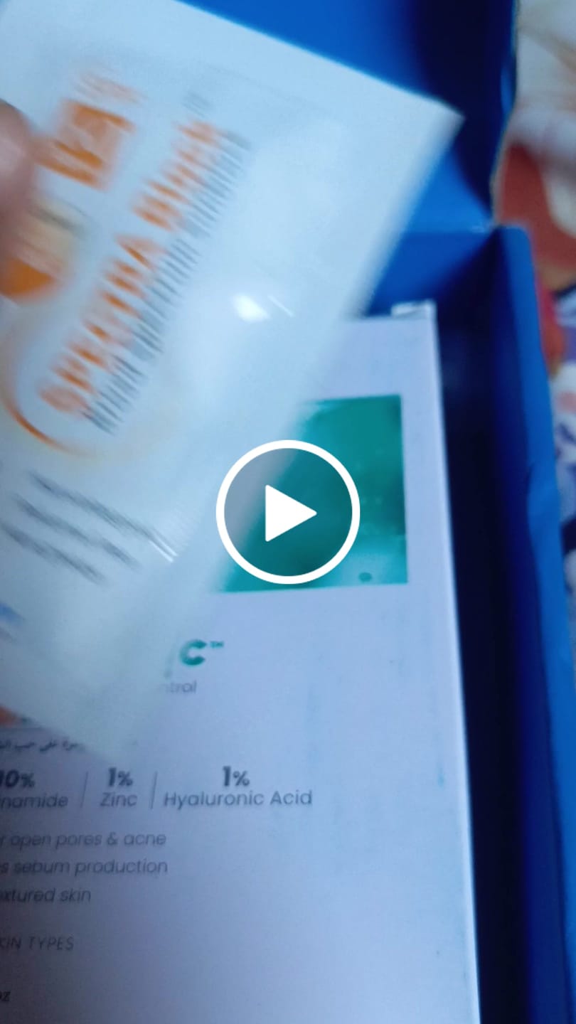 Customer video review of NiaRonic Serum (Pore Minimizing)