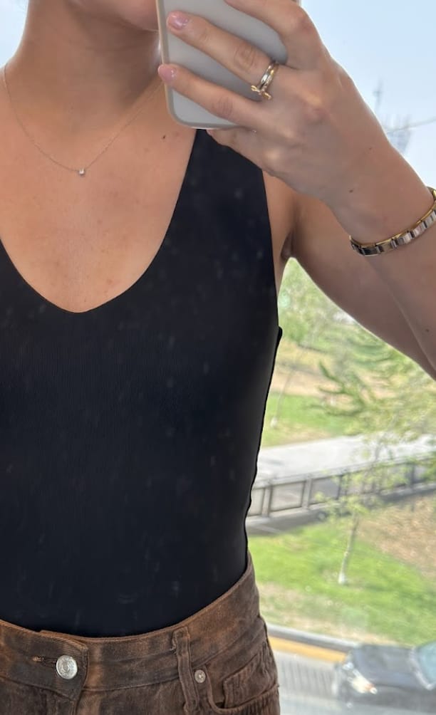 Customer photo review of Bodysuit Contour Cuello V