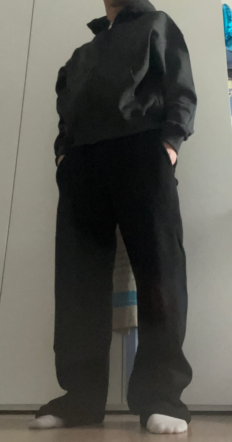 Customer photo review of Zip Hoodie Premium Blanks 330GSM Dark Grey