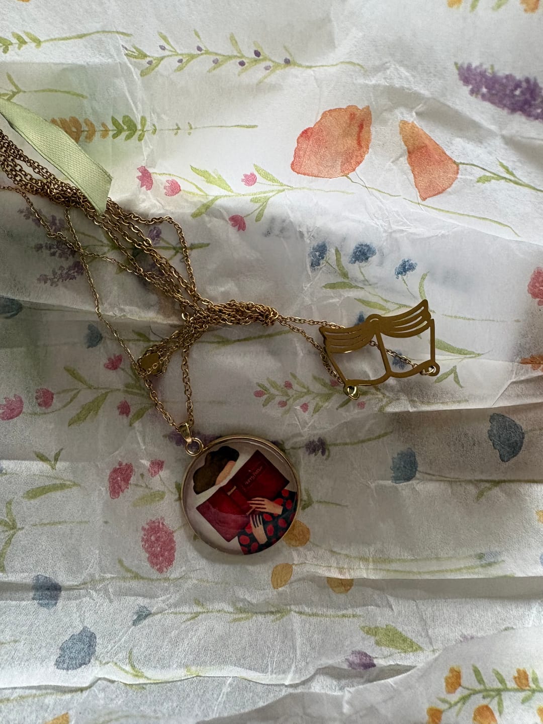 Customer photo review of Cartolina Leggere fa bene al cuore