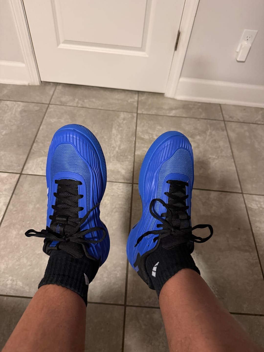 Customer photo review of 04603-416-M | HYPERCOURT EXPRESS 3 | DAZZLING BLUE/BLACK/WHITE