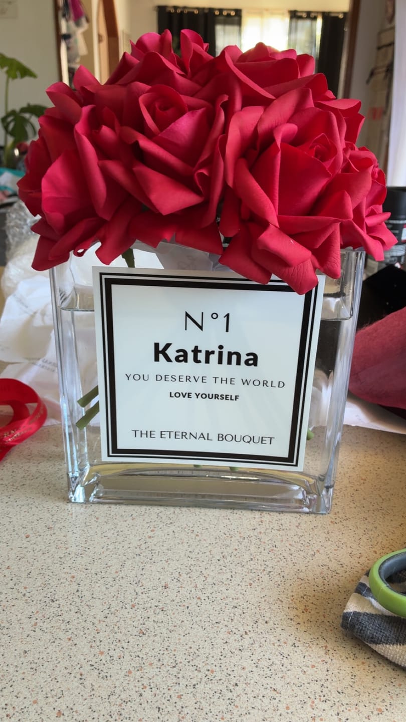Customer photo review of Personalised Glass Vase - Silk Everlasting Roses (10 roses)