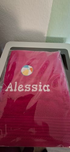 Customer photo review of Personalisiertes Kinder Handtuch mit Namen und Motiv bestickt