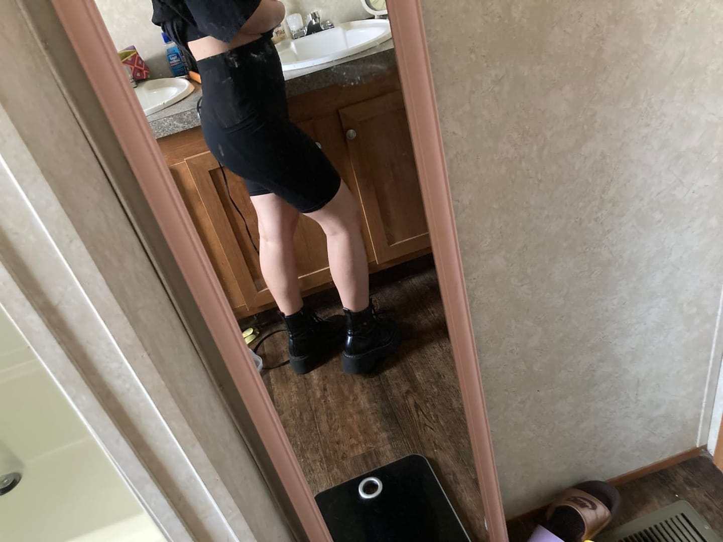 Customer photo review of Silix™ Cloud-Soft Tummy Control Pocket Short Leggings
