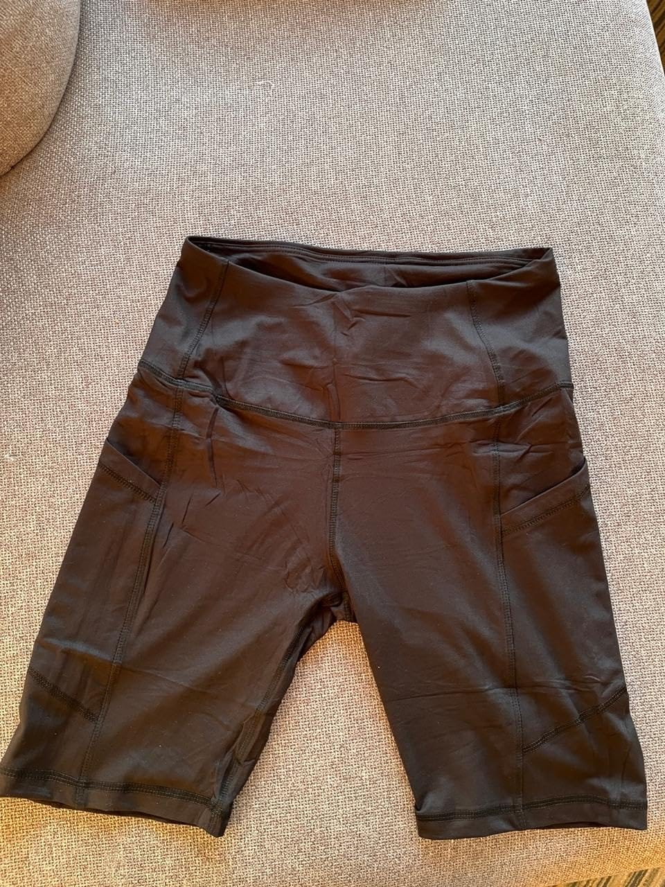 Customer photo review of Silix™ Cloud-Soft Tummy Control Pocket Short Leggings