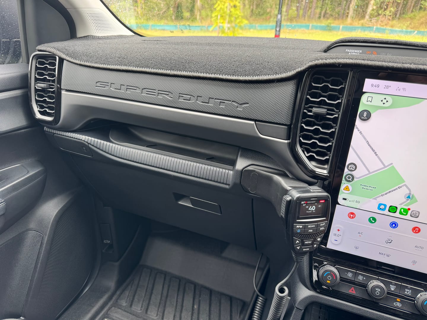 Customer photo review of Ford Ranger Super Duty UHF/Quadlock/Universal Dash Mount