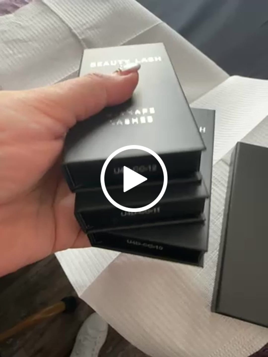 Customer video review of U Shape Lashes