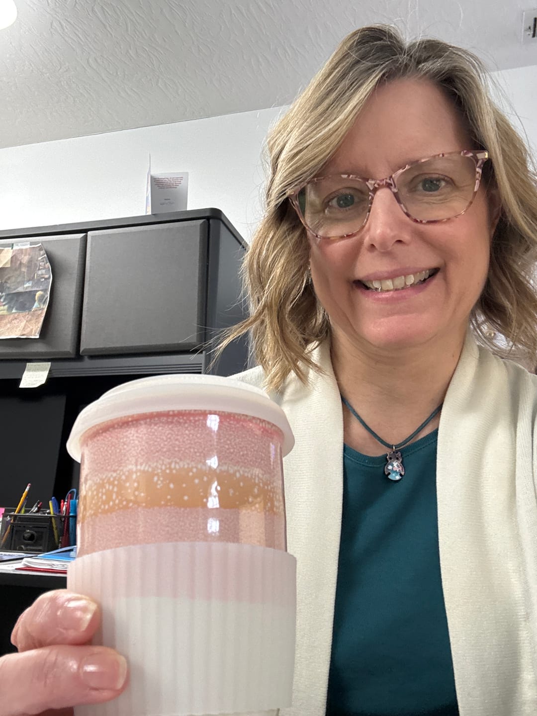 Customer photo review of Clear Lid and Sleeve for 12oz cup