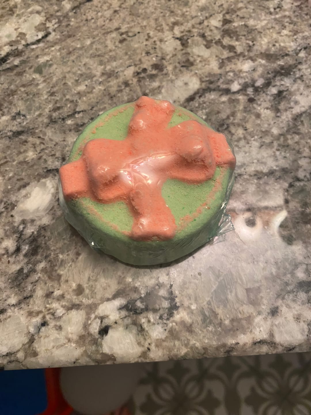 Customer photo review of St Patrick Gift Box Kids Bath Bomb with Toy Bracelet Inside