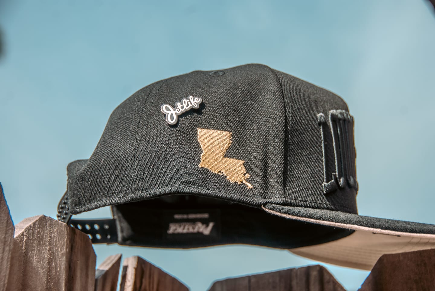 Customer photo review of LOUISIANA SNAPBACK - BLACK GOLD EDITION