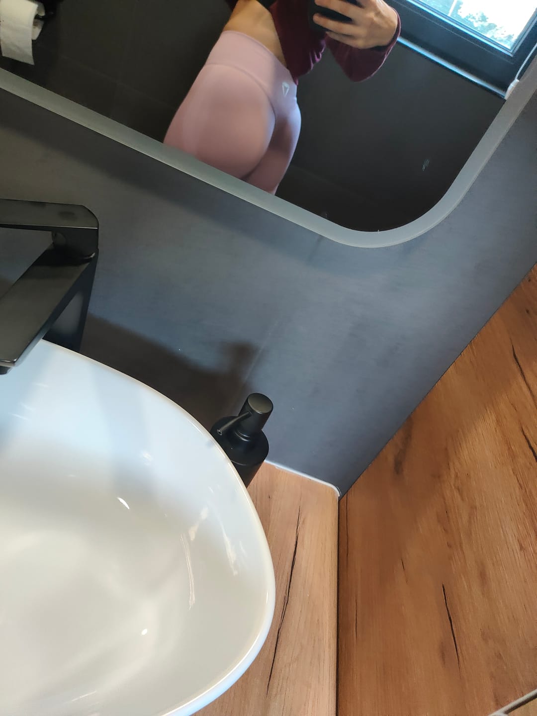 Customer photo review of MOTION SEAMLESS LEGGINGS