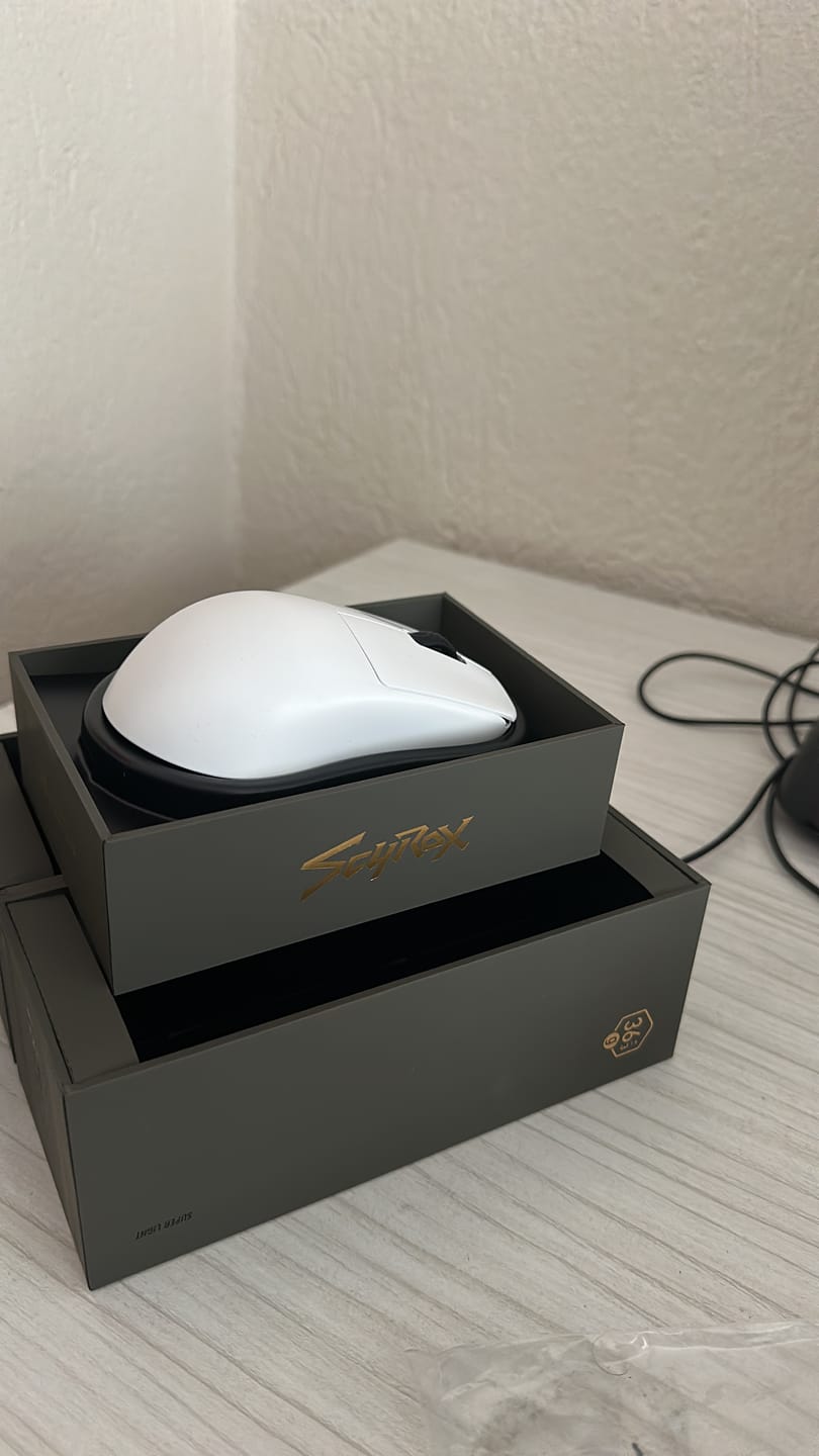 Customer photo review of Scyrox V8 8K Wireless Mouse