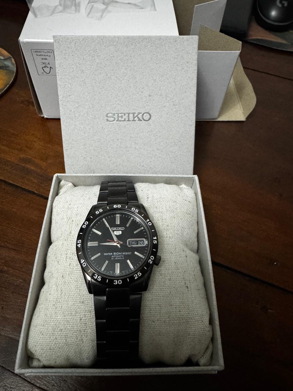 Customer photo review of Reloj Seiko 5 Análogo Automático SNKE03KC Metálico 36mm