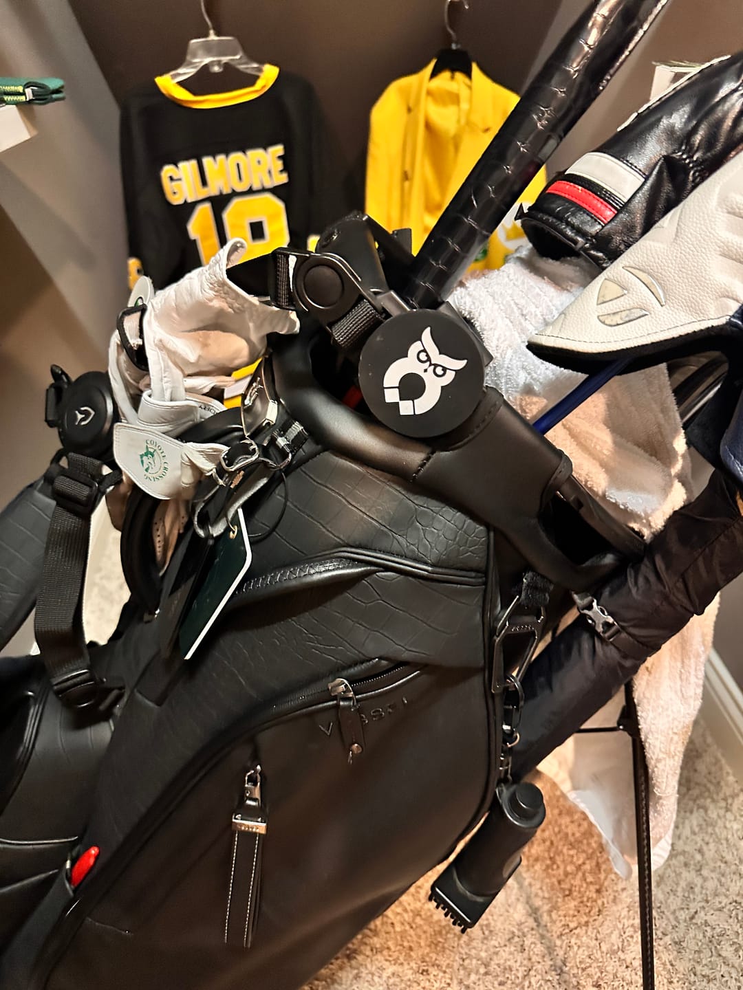 Customer photo review of MagnetOwl Magnetic Golf Bag Landing Pad