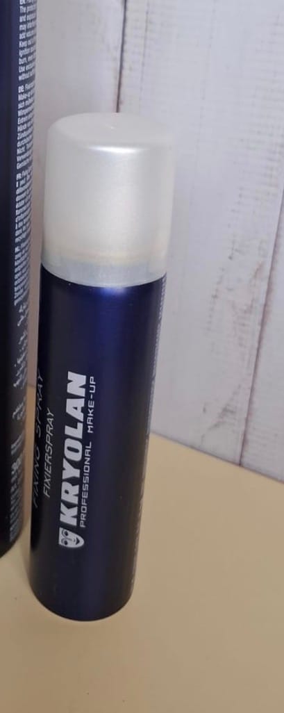 Customer photo review of Kryolan Fixing Spray