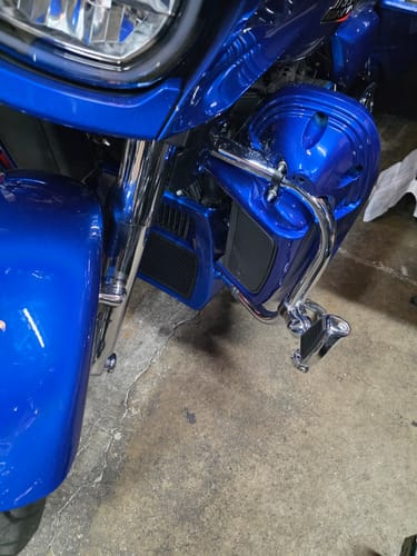 Customer photo review of HR3 Blue Burst Radiator Cap for HD Road Glide 2024