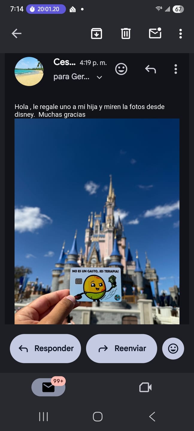 Customer photo review of No es un Gasto, es Terapia - Sticker para Tarjeta de Crédito