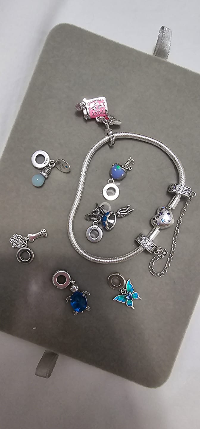 Customer photo review of Pulsera Corazón Noche Estrellada