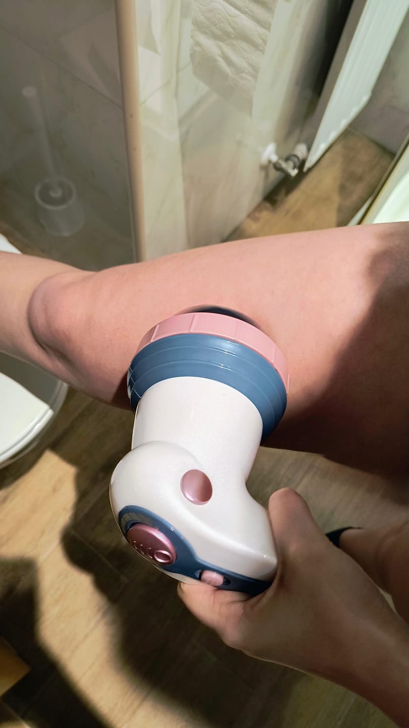 Customer photo review of Masajeador anticelulítico Cellu Clear Pro