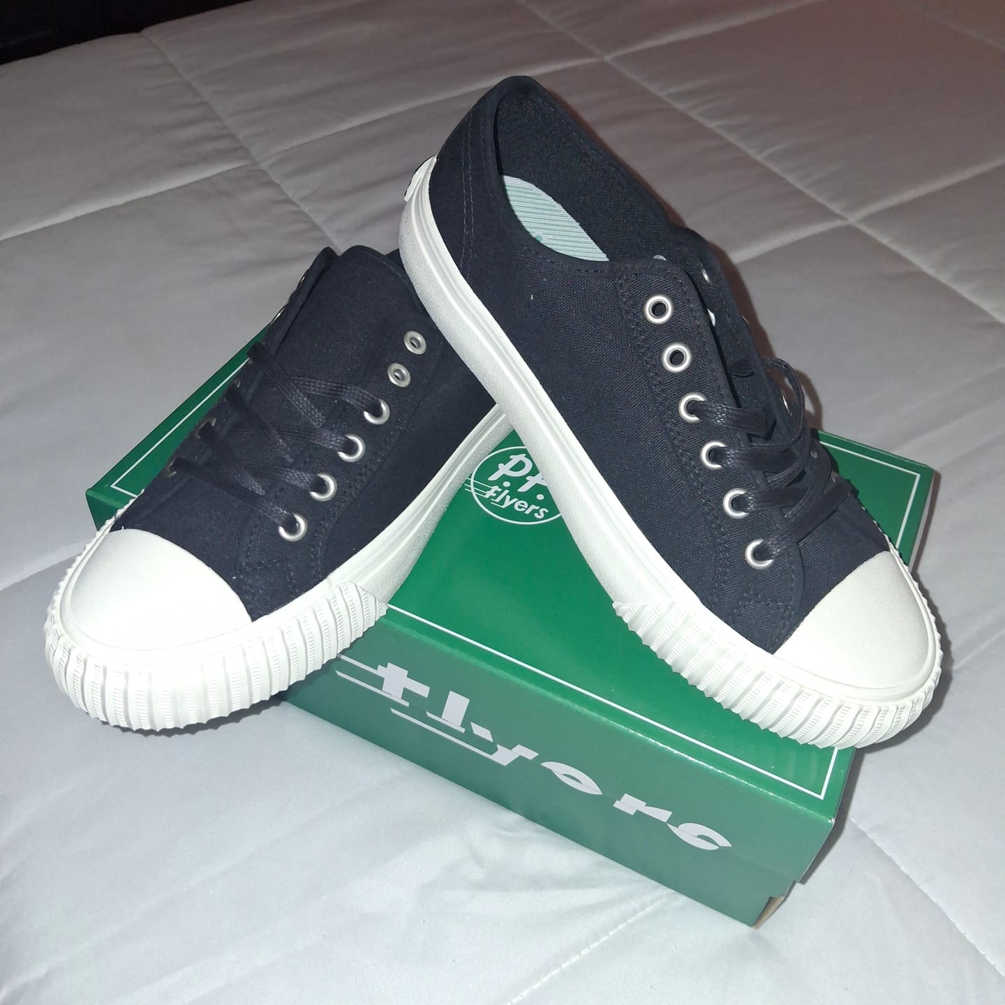 Customer photo review of Center Low-Top Black/Sea Salt