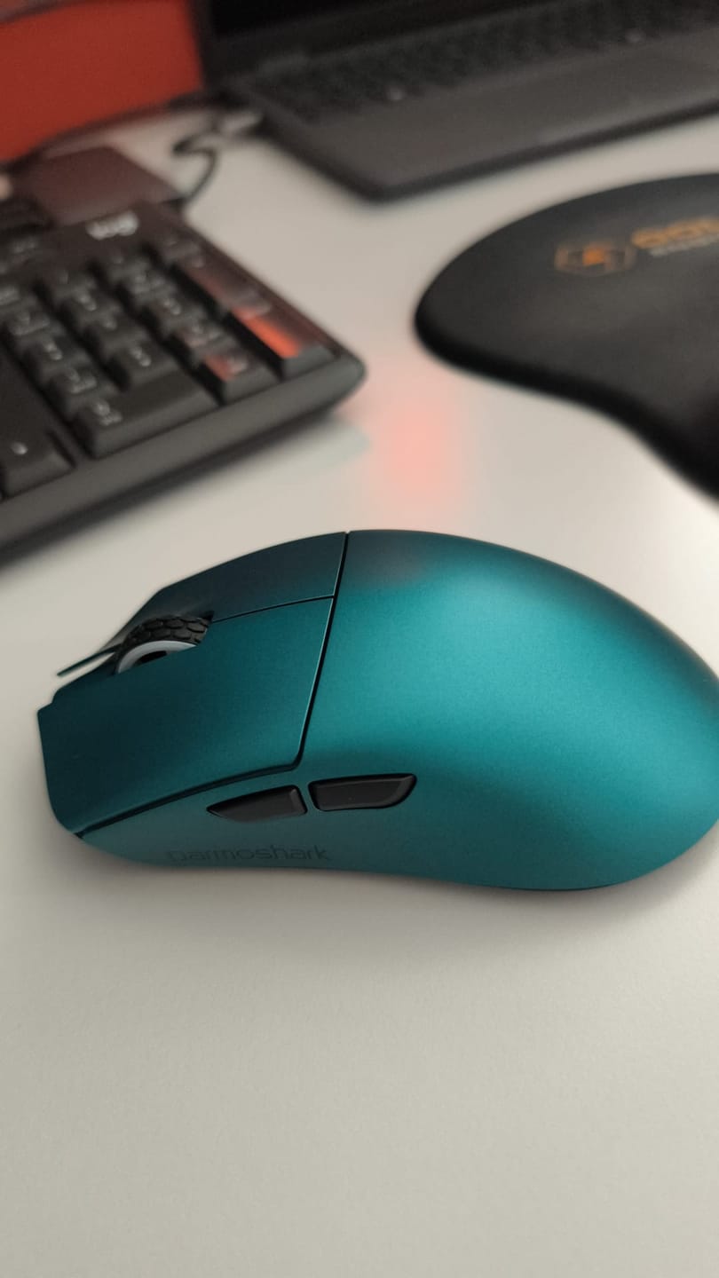 Customer photo review of Darmoshark M3 V2 Wireless Mouse