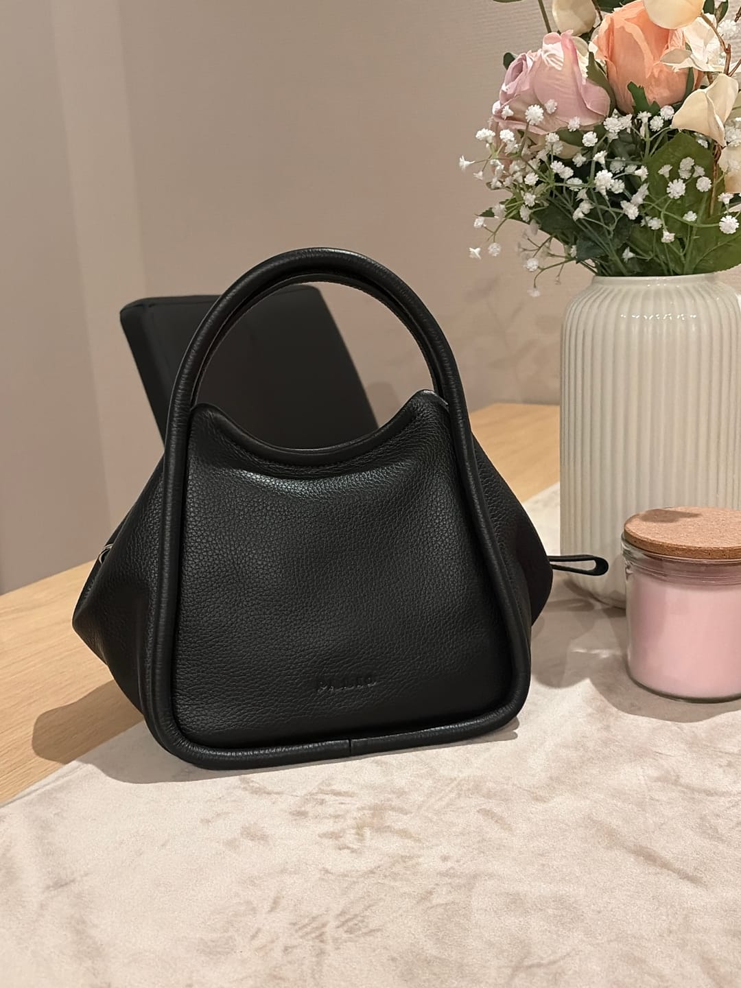 Customer photo review of Linnea Handbag Black