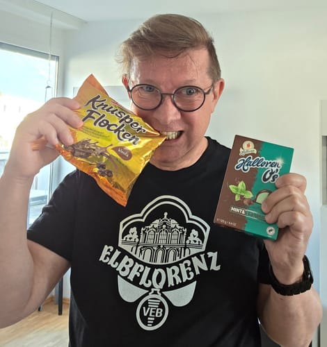 Customer photo review of DDR Ostalgie Shirt Unisex • VEB ELBFLORENZ DRESDEN