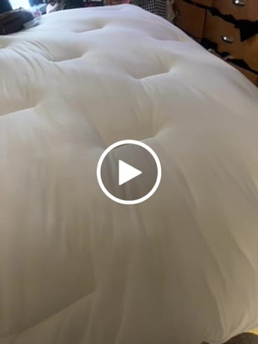 Customer video review of MarshMellow Comforter