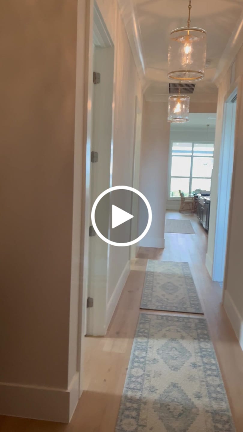Customer video review of Modern 1-Light Water Rippled Glass Cylinder Single Pendant