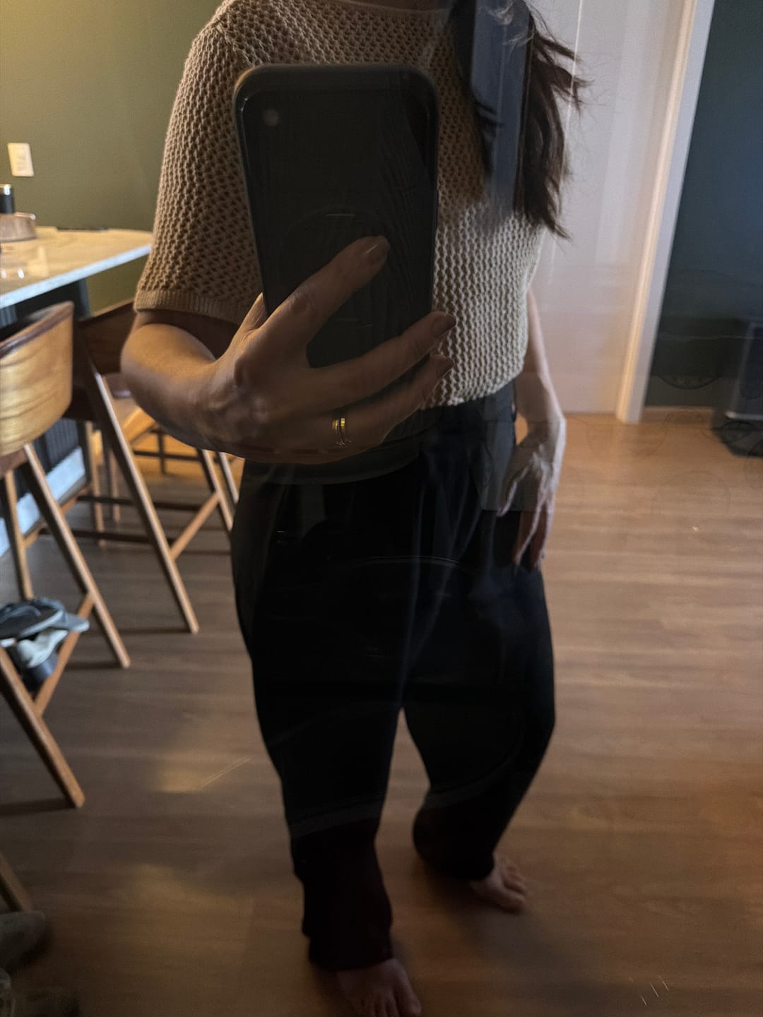 Customer photo review of Calça Slouchy Íris Bege Claro