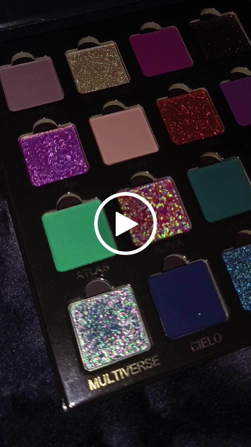 Customer video review of Multiverse Multichrome Holographic Magnetic Eyeshadow Palette