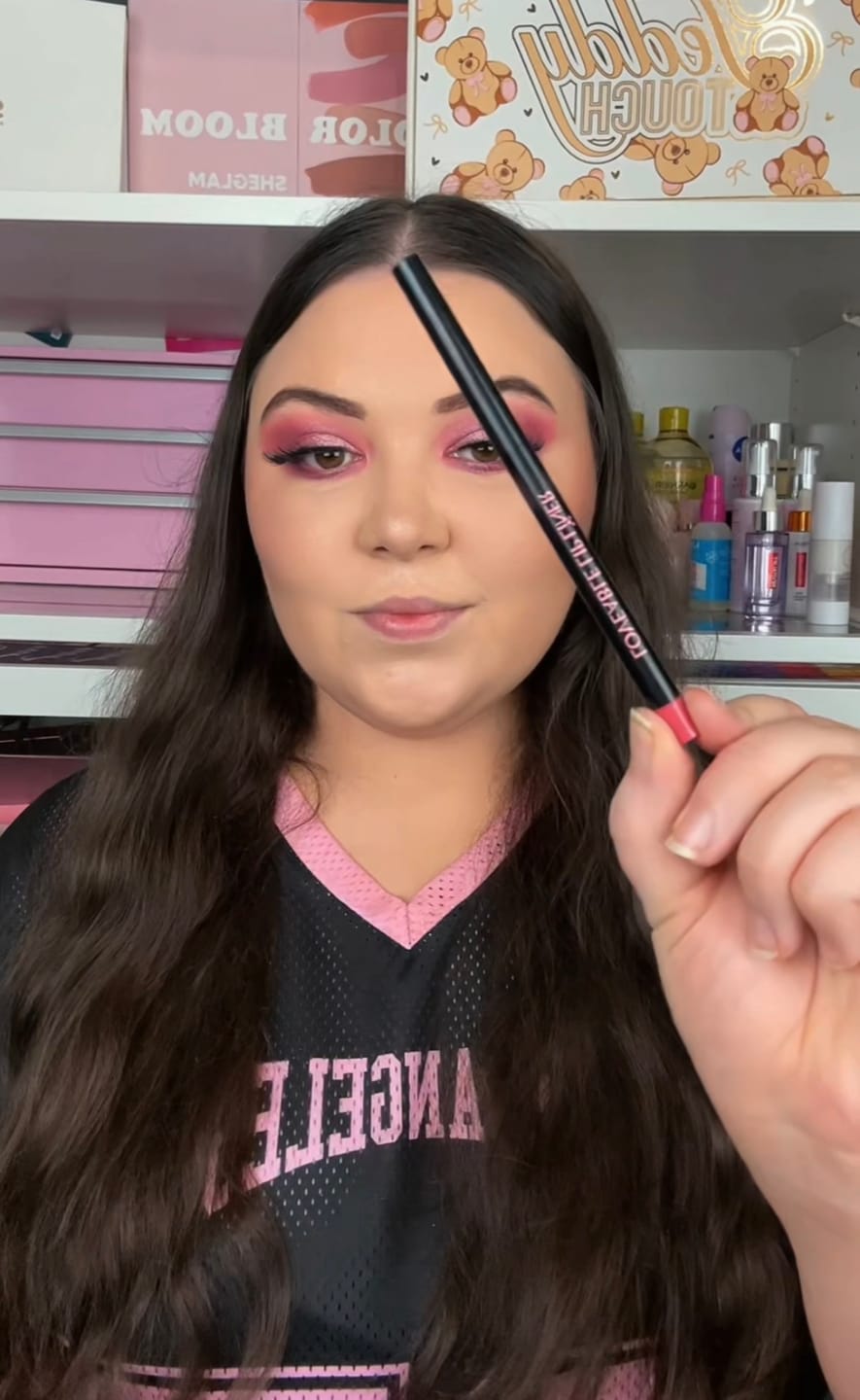 Customer photo review of Soft Silhouette Lip Liner