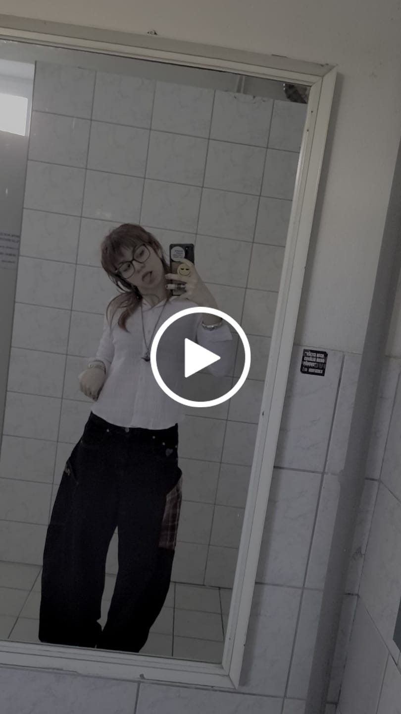 Customer video review of Aelfric Eden BAGGY BARREL Jeans