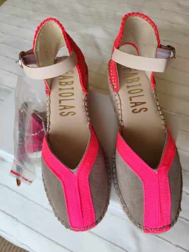 Reseña con foto de un cliente sobre Alpargata Nora Fucsia