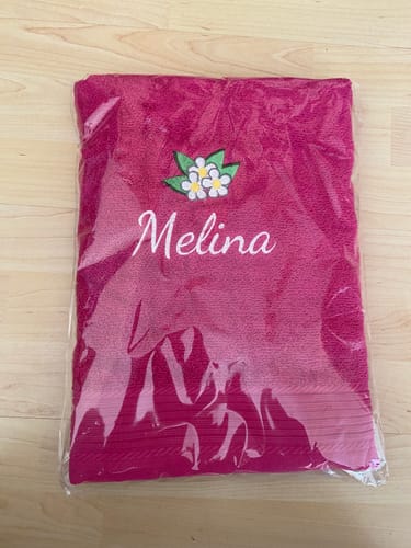 Customer photo review of Personalisiertes Handtuch mit Namen für Erwachsene bestickt