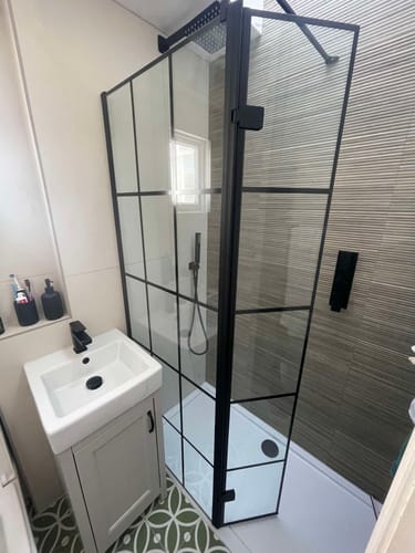 Customer photo review of Hudson Reed 300mm Wetroom Swing Screen - Matt Black