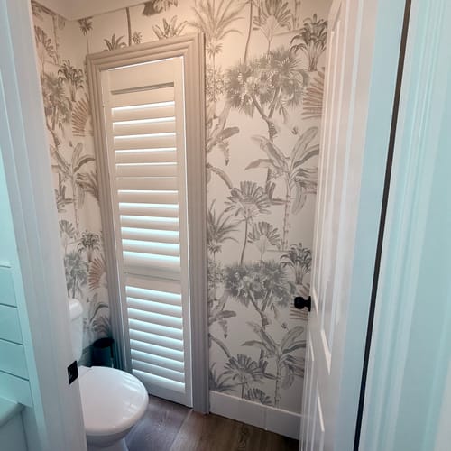 Manhattan Stripe Wallpaper in a customer&rsquo;s home - verified photo review