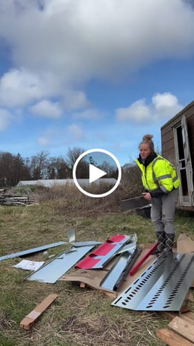 Customer video review of X-Large (72") Reversible Roll-out Nest Box (Up to 75 Hens)