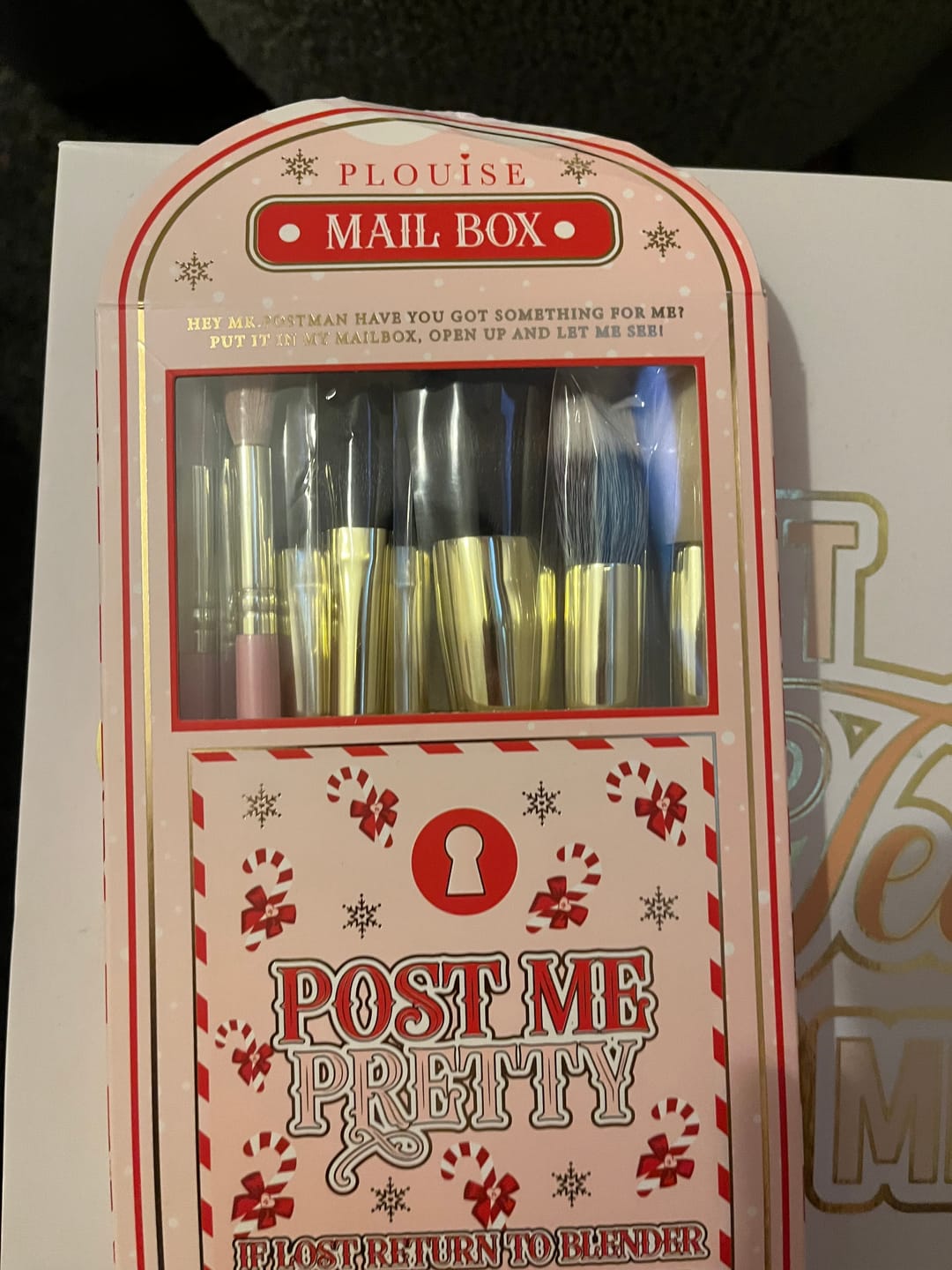Customer photo review of P.Louise Post Me Pretty Makeup Brushes