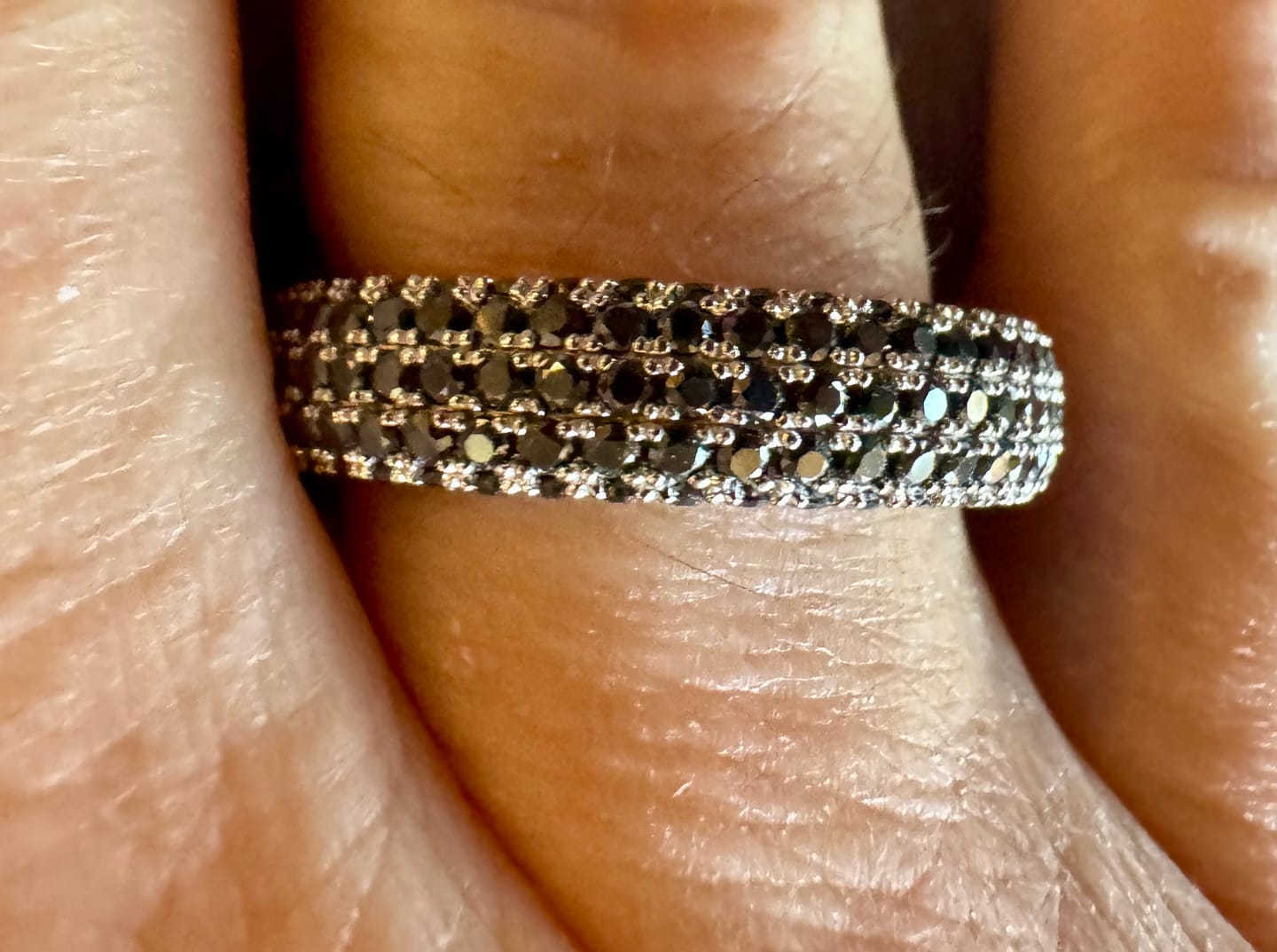 Customer photo review of L’Arctique Noir Ring