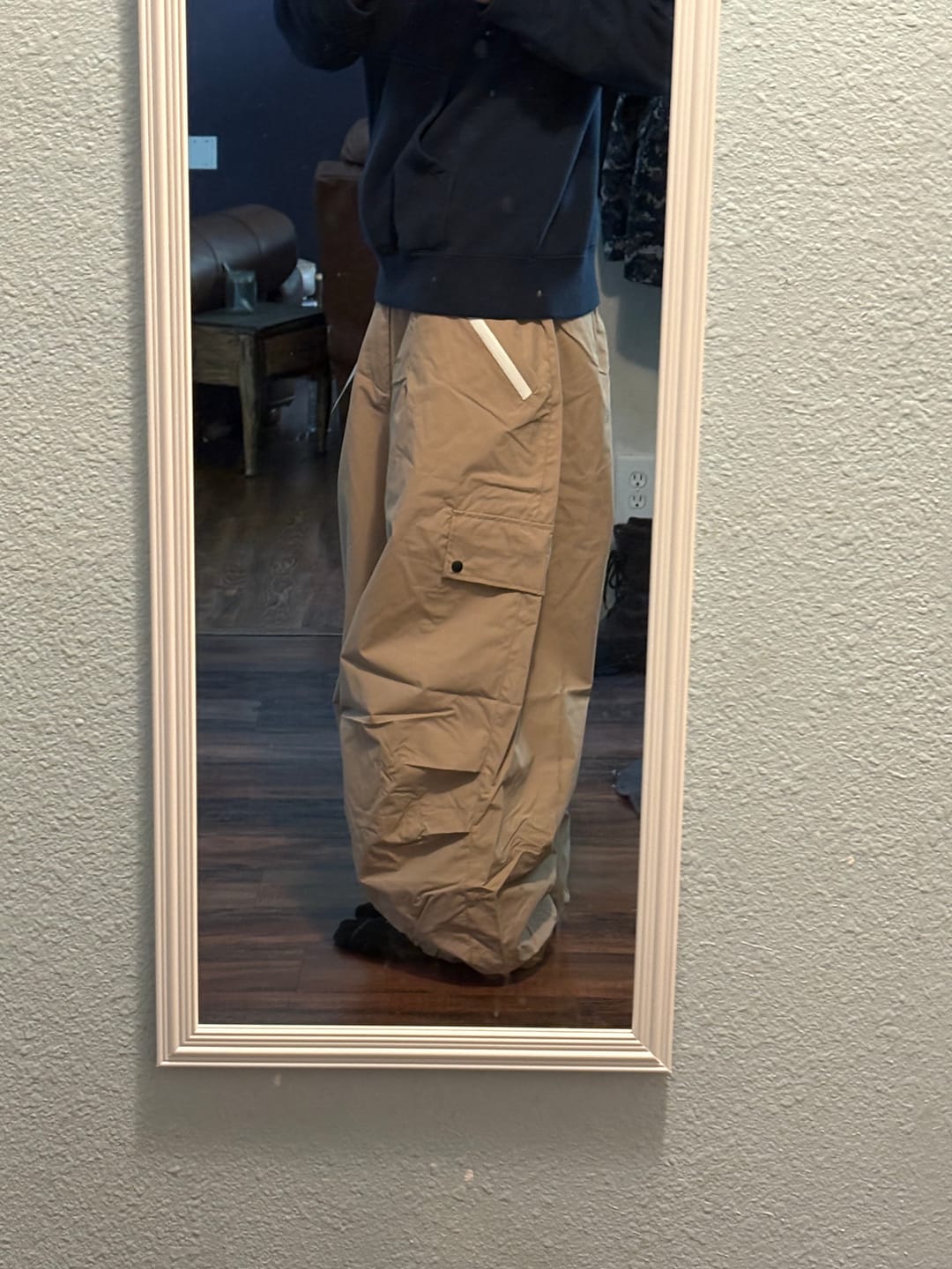 Customer photo review of Men's Black Baggy Wear-resistant Waterproof Snow Pants