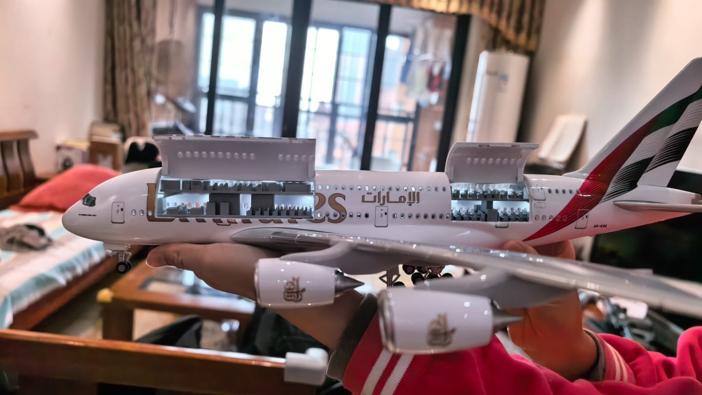Customer photo review of Emirates A380 Collectible Airplane Model